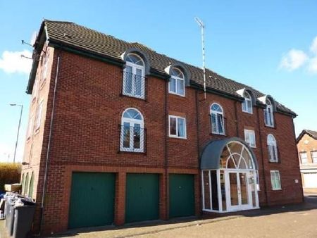 1 bedroom in a house share to rent - Photo 2