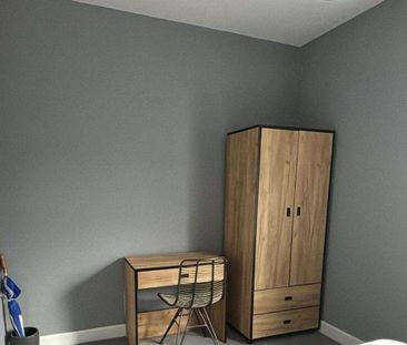 6 bedroom house of multiple occupation to rent - Photo 4