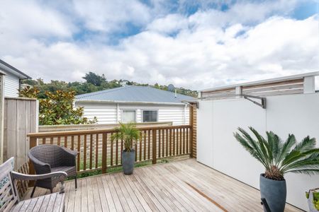 12/32 Dr Taylor Terrace, Johnsonville - Photo 2