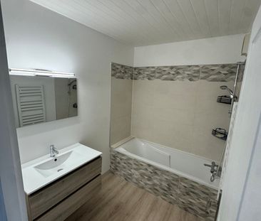 T4 de 87m², 3 chambres, cuisine, salle de bains, wc, salon/salle à ... - Photo 4