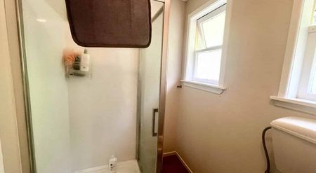 Rural One-Bedroom Cottage – Only 5 Minutes fro... - Photo 5