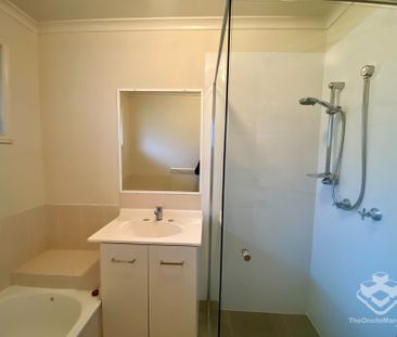 Charming 3 Bedroom Home in Varsity Lakes - Photo 3