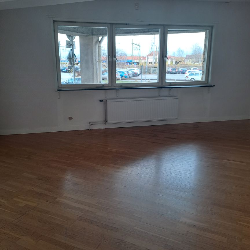 Västra Åsgatan, Eskilstuna - Photo 1