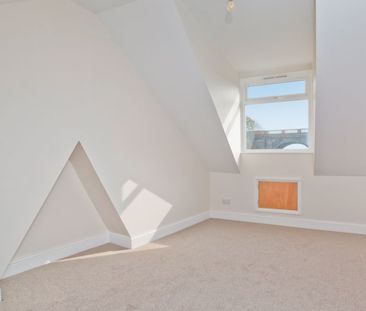 3 Bedroom Flat, Springfield Road, Brighton - Photo 6