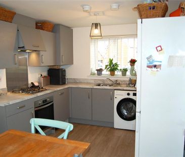 3 bedroom semi-detached house to rent - Photo 3