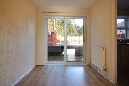 3 bedroom semi-detached house to rent - Photo 2