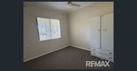 Tidy 3 bedroom home in Mount Austin - Photo 3