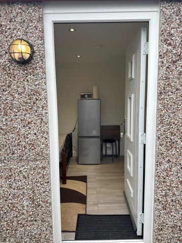 Bedsit, Manley Road, M21 - Photo 3