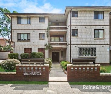 2 Bedroom Unit in a Central Location! - Photo 2