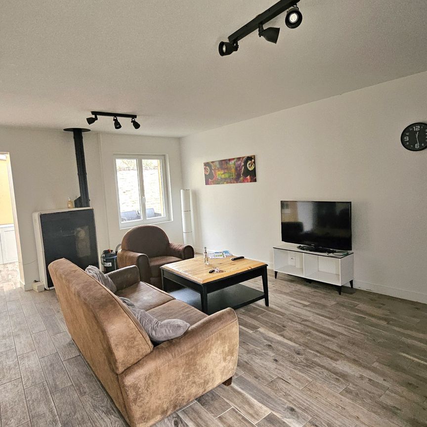 Location Maison 3 pièces 101m² YVERSAY 86170 - Photo 1