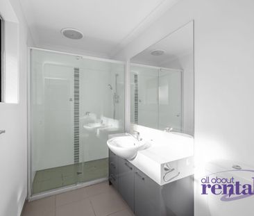 Equipped With Lakeside Views - Cascades On Clyde! - Photo 6