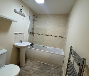 QUEENSWAY, BLETCHLEY - 1 BEDROOM - Photo 3