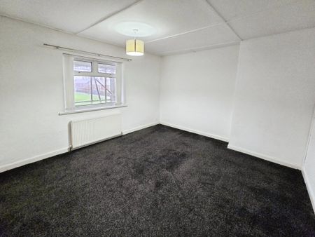 3 bedroom end of terrace house to rent - Photo 2