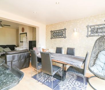 4 bedroom semi-detached house to rent - Photo 1