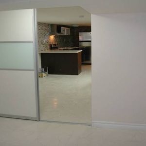 Little Italy - renovated 1 bedroom basement - Photo 2