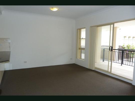 Modern 2 bedroom unit in the heart of Hurstville - Photo 1