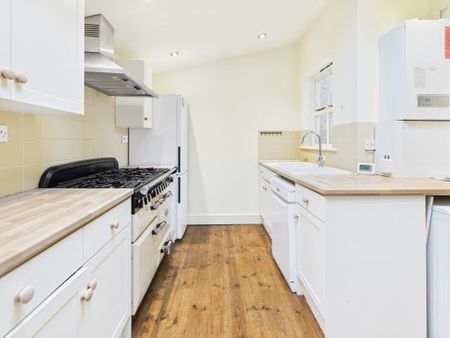 2 bedroom semi-detached house to rent - Photo 5