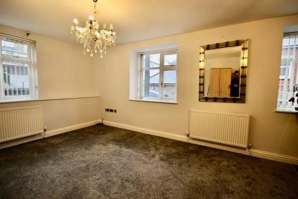 2 bedroom flat to rent - Photo 1