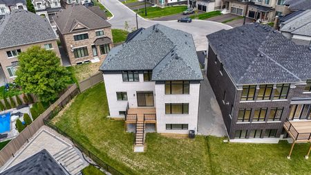 For Lease - 2 Bunn Court, Aurora, Ontario - Photo 4