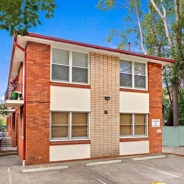 Convenient One Bedroom Apartment - Photo 1