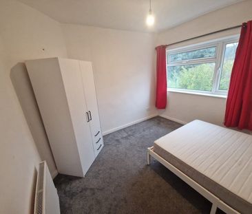 Room in a Shared House, Bracton Drive, NG3 - Photo 2