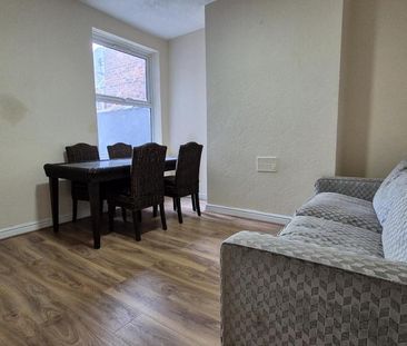 4 bedroom terraced house to rent - Photo 1
