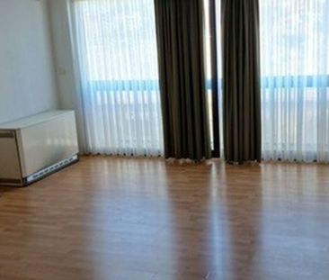 Appartement te huur in Kortrijk voor € 625 met 1 slaapkamer - Photo 3