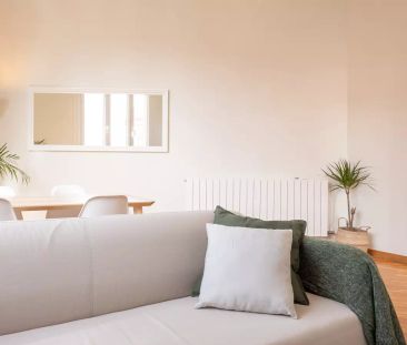 Room in a shared 6-bedroom apartment for rent in Sant Gervasi Bonanova - Photo 2
