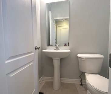 For Lease - 1285 Jezero Crescent, Oakville, Ontario - Photo 2