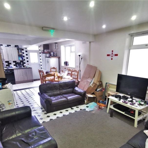 165 Heeley Road - Photo 1