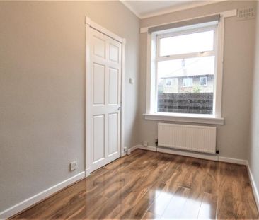 3 bedroom flat to rent - Photo 3