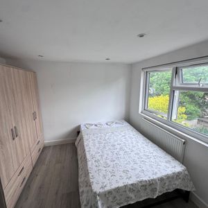 Room in a Shared House, Lordship Lane, N17 - Photo 3