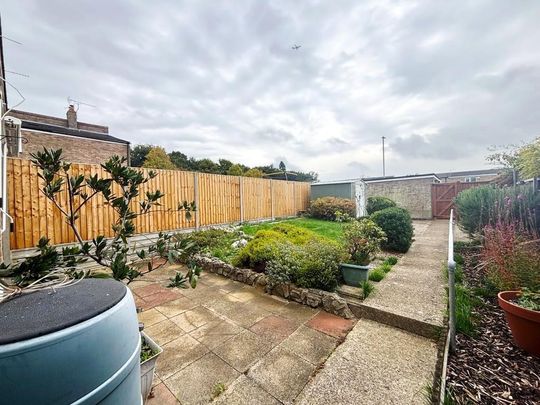 2 bedroom semi-detached house to rent - Photo 1