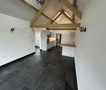 1 bedroom barn conversion to rent - Photo 2