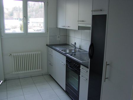 Cozy 3-room apartment in a central location in Emmenbrücke ideal for commuters - Foto 3