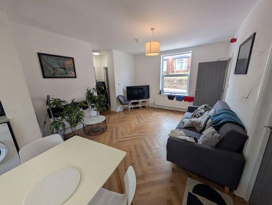 House share to rent - Photo 1