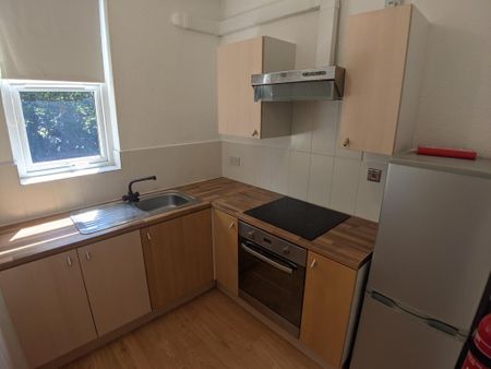 2 bedroom flat to rent - Photo 4