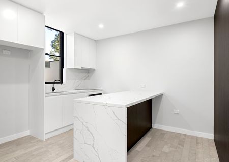 Modern Apartment in the Heart of Erskineville - Photo 2