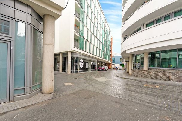 2 bedroom house to rent - Photo 1