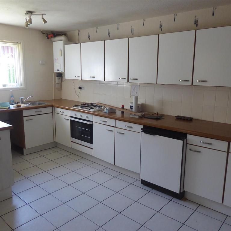 3 bedroom terraced house to rent - Photo 1