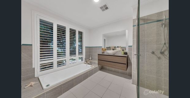 Spacious Family Home in a Peaceful Rowville Location - Photo 1