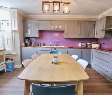 4 bedroom terraced house to rent - Photo 5