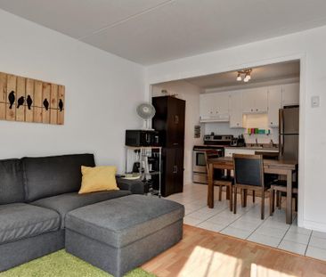 JOLI 3 1/2 RÉNOVÉ TOUT BÉTON - LIBRE - Photo 3