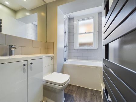 2 bedroom maisonette to rent - Photo 5