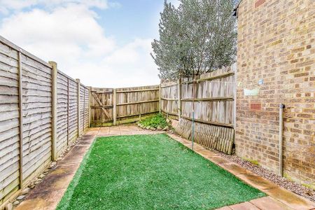 2 bedroom terraced house to rent - Photo 2