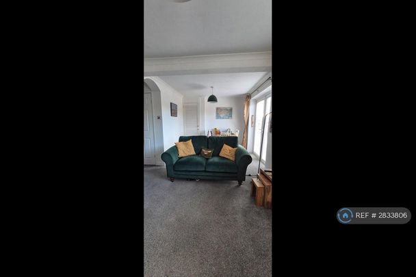 4 bedroom detached house to rent - Photo 1