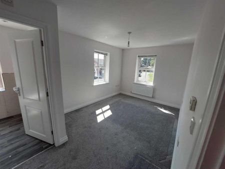 3 bedroom semi-detached house to rent - Photo 3