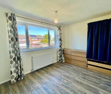 2 bedroom end of terrace house to rent - Photo 2