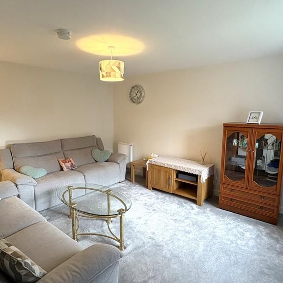 4 bedroom detached house to rent - Photo 1