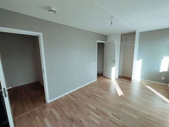 Skogängsvägen, Spånga - Foto 1